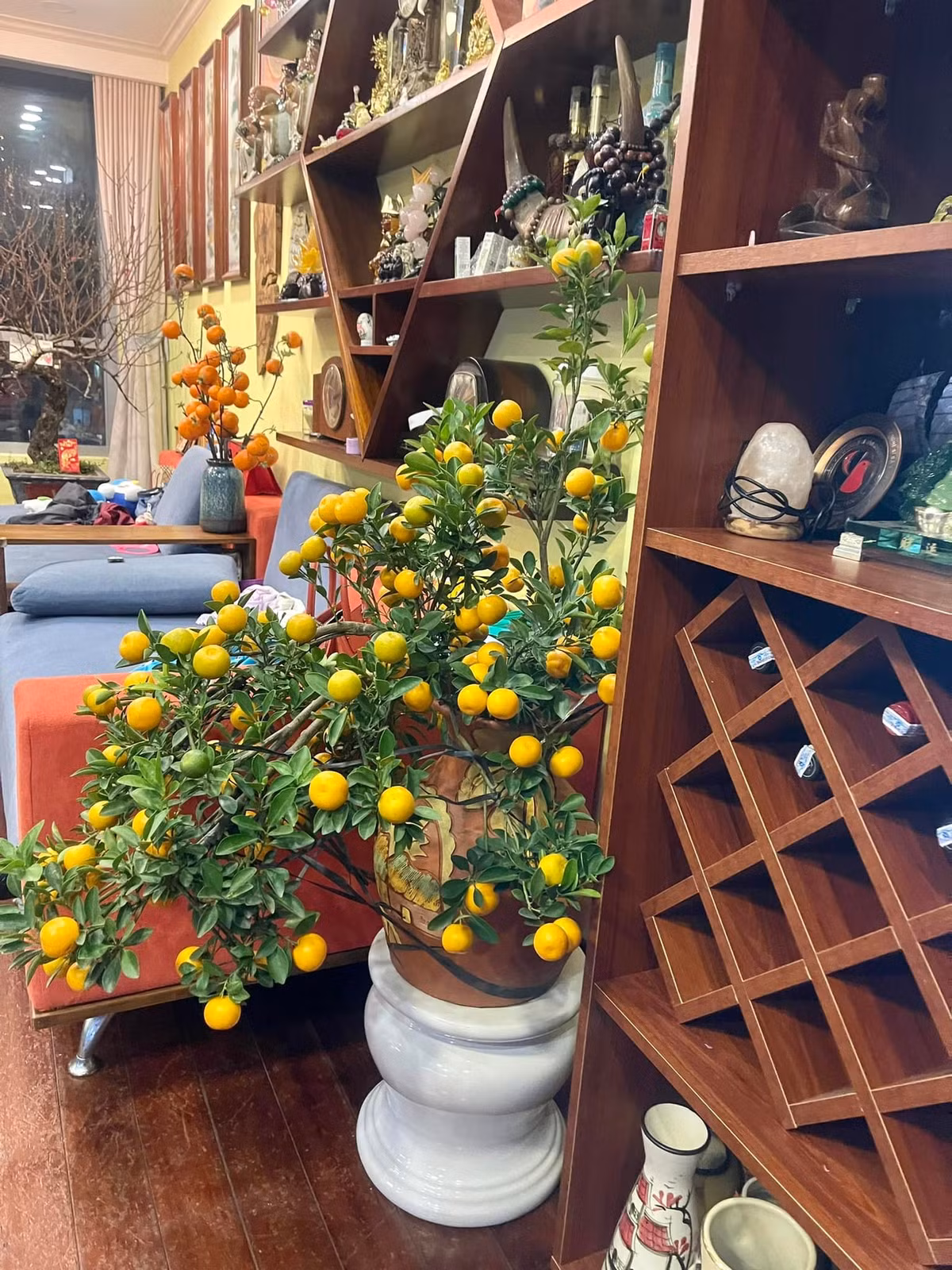 Còn ít ngày nữa là tới Tết Nguyên Đán nhưng vợ chồng NSND Tự Long đã chuẩn bị mọi thứ sẵn sàng.