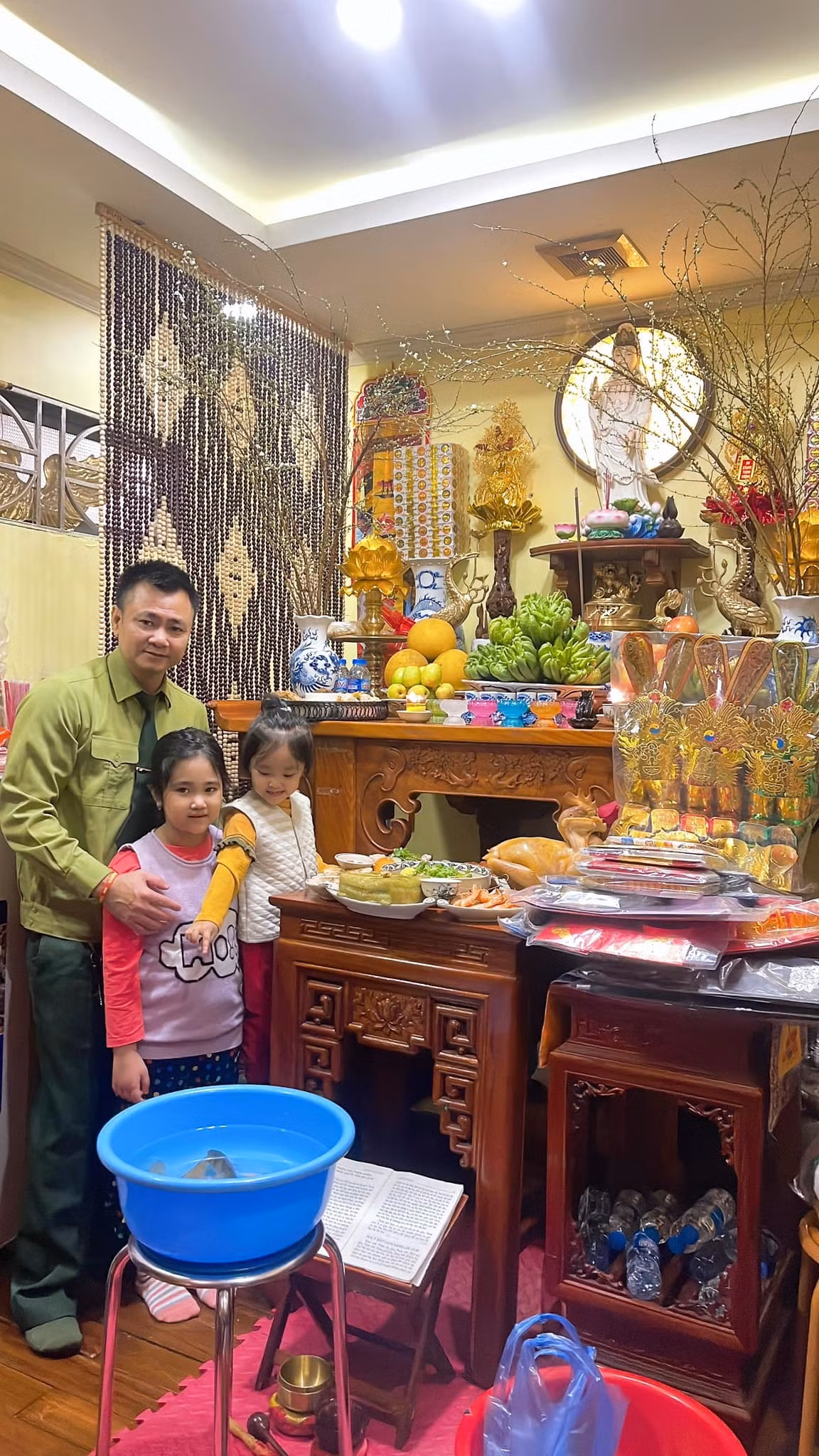 Tổ ấm của NSND Tự Long và vợ trẻ đã sẵn sàng để đón năm mới.