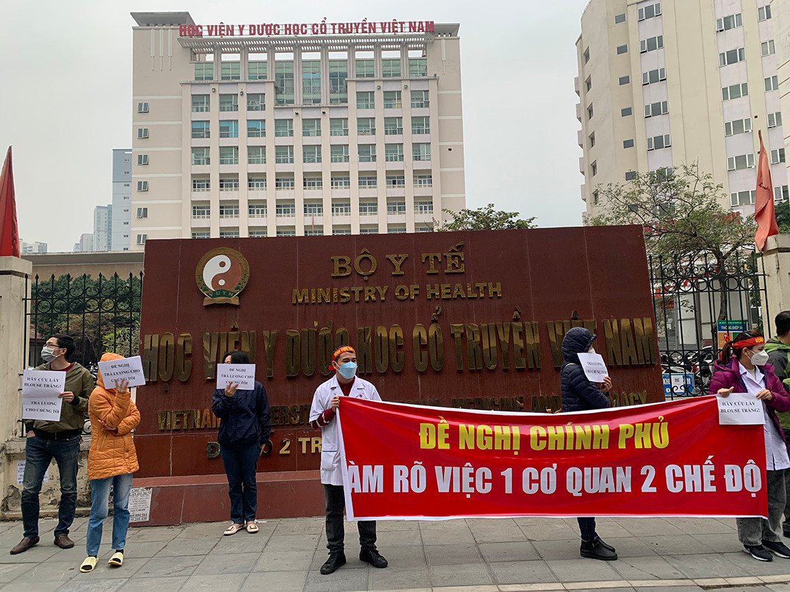 Ông Huy cho biết thêm, trước đó ngày 5/1 vừa qua, Thanh tra Bộ Y tế đã mời đại diện người lao động của Bệnh viện Tuệ Tĩnh lên làm việc cùng với các Vụ, Cục của Bộ y tế và đại điện lãnh đạo Học viện, Bệnh viện.