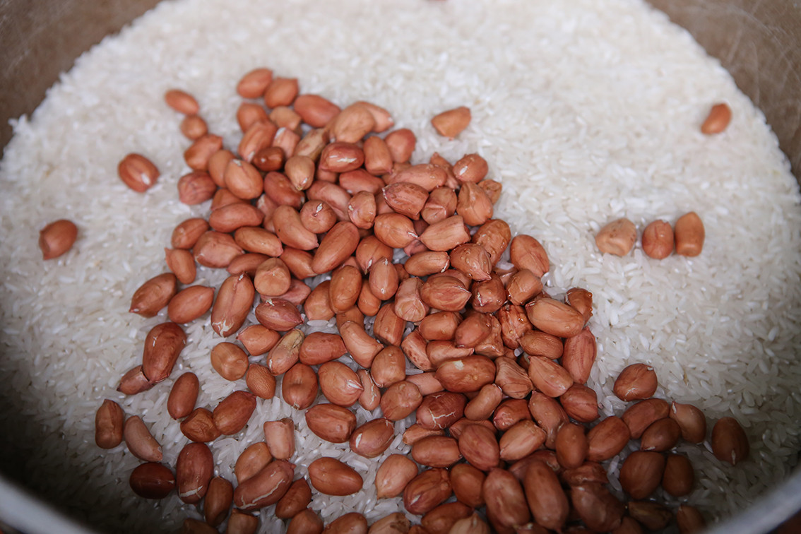 Do bị nuôi nhốt nên hổ được nghiên cứu bổ sung đầy đủ các thực phẩm cần thiết cho cơ thể.