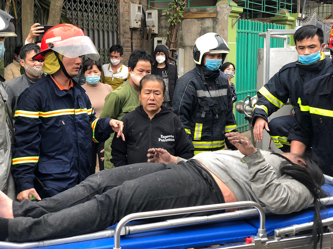 Bé gái được giải cứu là Nguyễn Hải Yến (SN 2007), hiện đang sinh sống cùng ông bà ngoại do mẹ mất sớm.