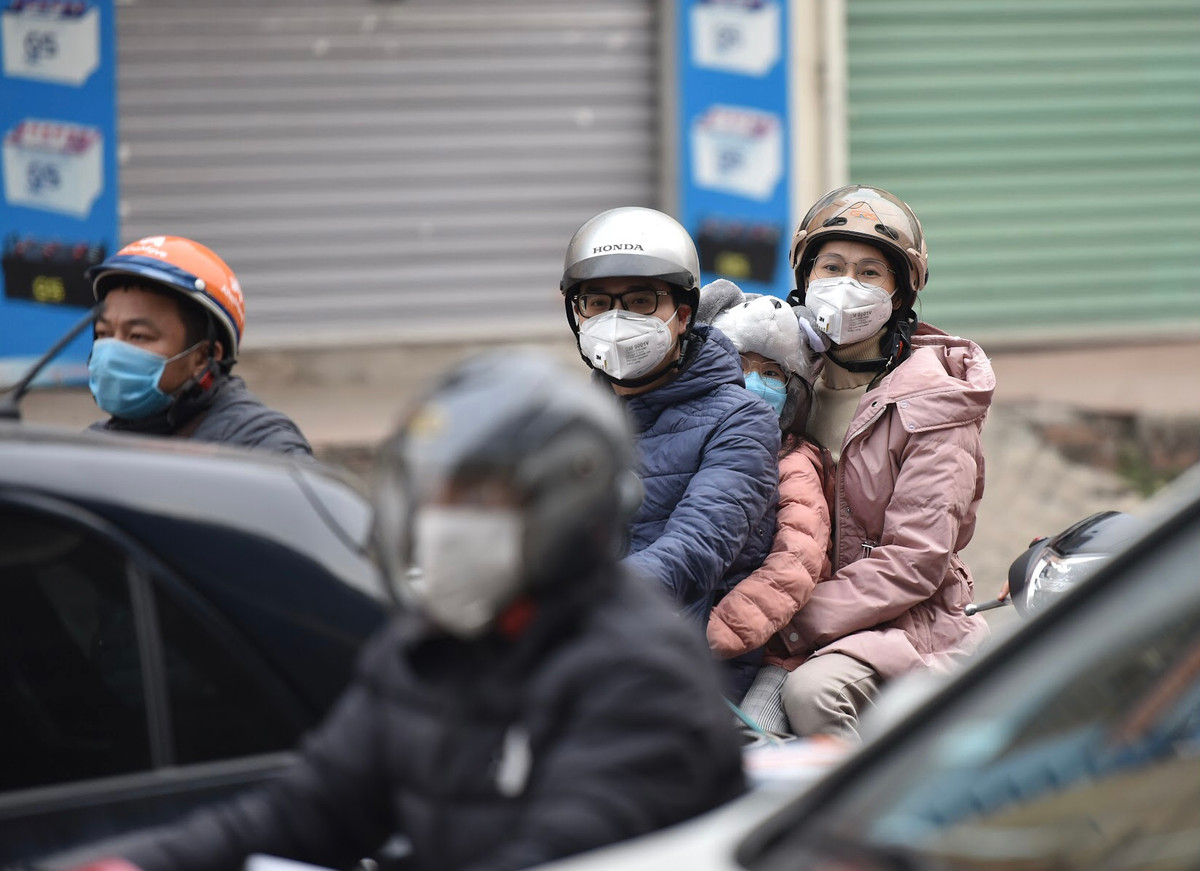 Nguyên nhân do tình hình COVID-19 đang căng thẳng nên mọi người hạn chế đi lại trong thời điểm này.