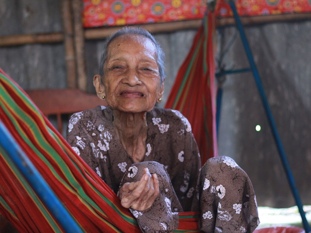 Với cụ Trù, cuộc sống chỉ cần đủ ăn, đủ mặc là được.