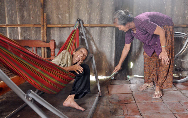 Bà Nguyễn Thị Ba (75 tuổi, con dâu sống cùng cụ Trù) kể, trong cuộc sống hằng ngày, cụ Trù luôn yêu thương con cháu, không bao giờ đố kỵ, ganh ghét một ai.