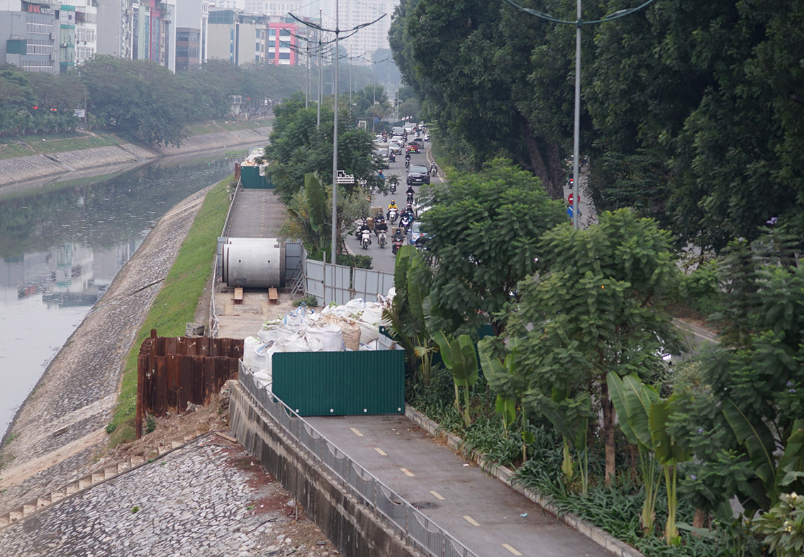 Khởi công từ tháng 1/2019, đường đi bộ ven sông Tô Lịch được kỳ vọng là một địa điểm thể thao, văn hóa mới của Hà Nội.