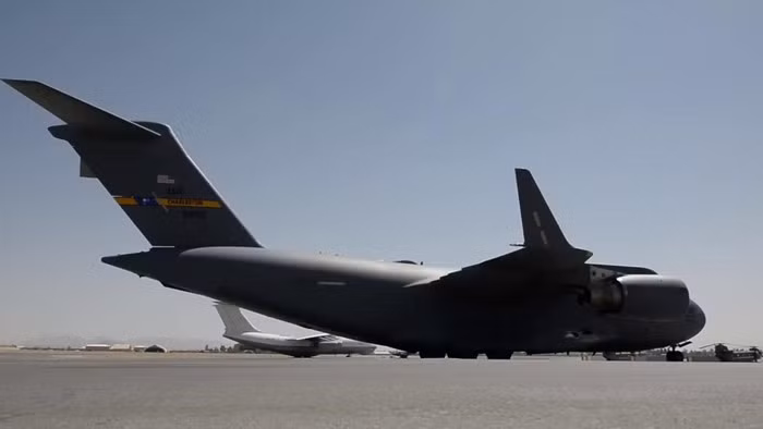 Để giảm tỷ lệ báo động giả, AN/AAR-47 có thể được thiết lập để theo dõi tín hiệu riêng biệt của từng loại tên lửa. Nếu phát hiện quả đạn đang tiếp cận, nó sẽ phát cảnh báo để tổ lái thực hiện động tác cơ động, đồng thời tự động kích hoạt hệ thống phóng mồi bẫy AN/ALE-47.