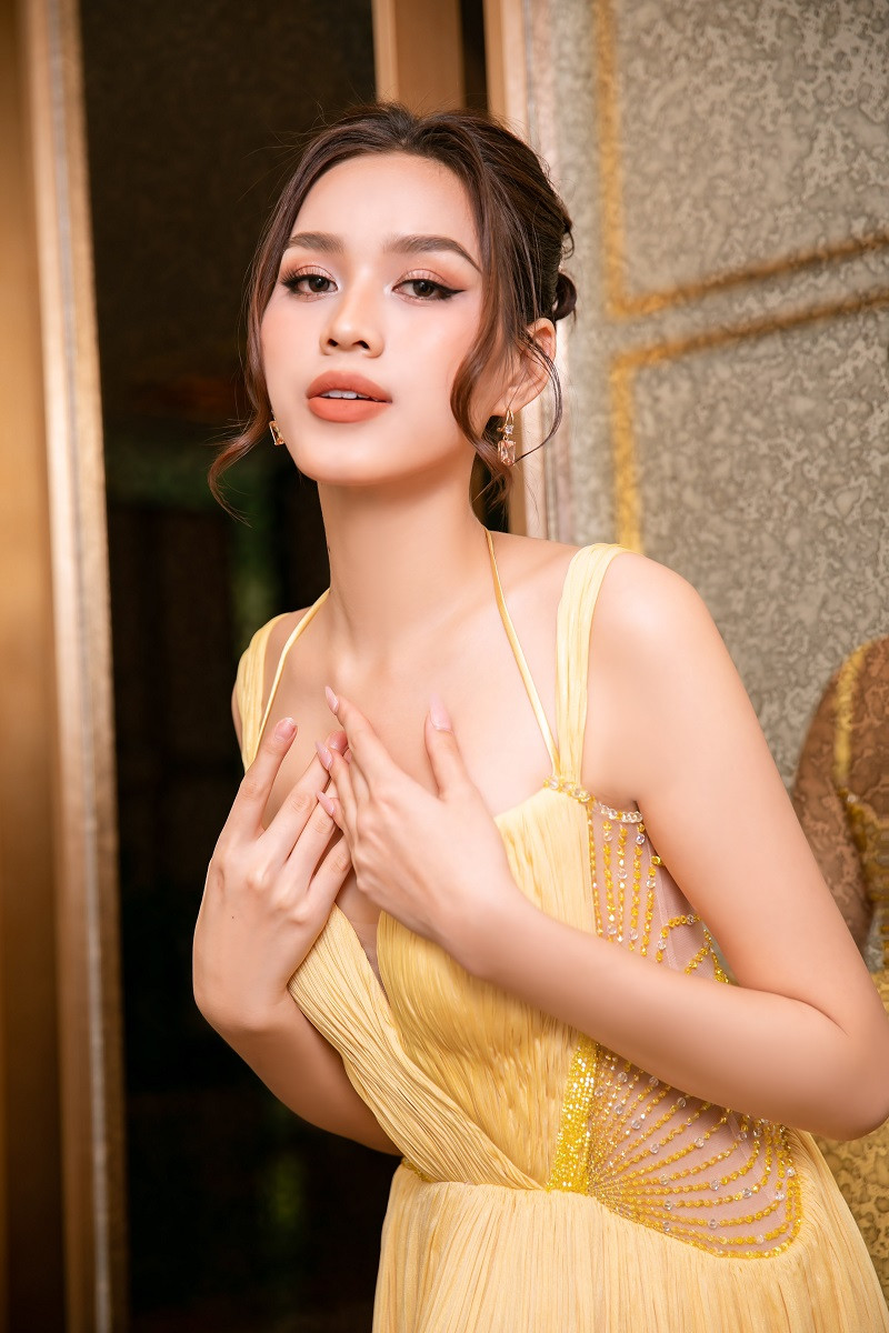 Đương kim Hoa hậu Việt Nam Đỗ Thị Hà sẽ trao vương miện cho người kế nhiệm.