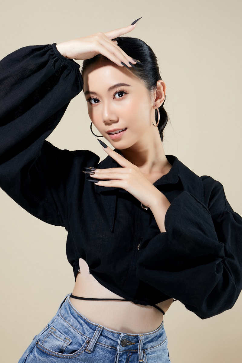 Người đẹp từng đạt giải Nhất hợp xướng trong cuộc thi âm nhạc tại Mỹ năm 16 tuổi.