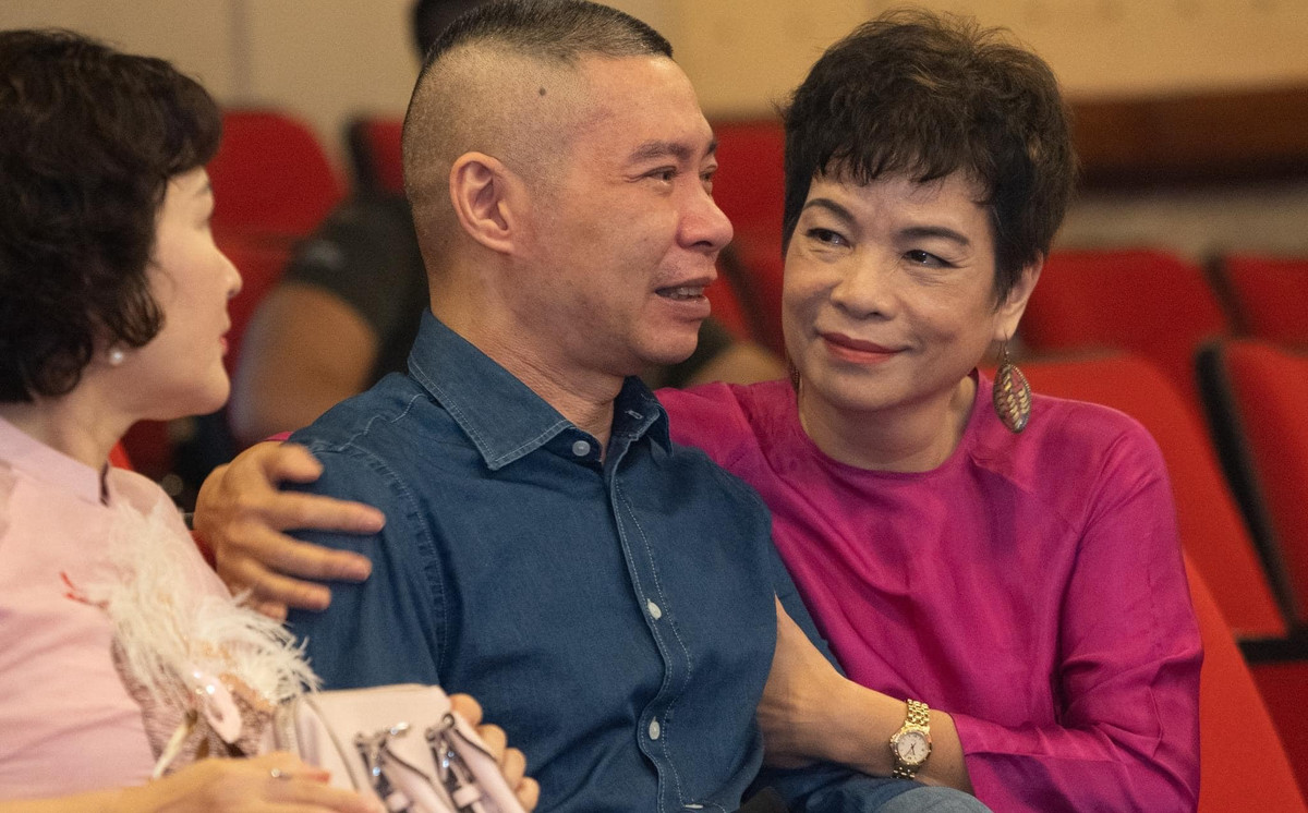 Việc Công Lý hồi phục sức khỏe khiến đồng nghiệp, bạn bè và khán giả vui mừng.