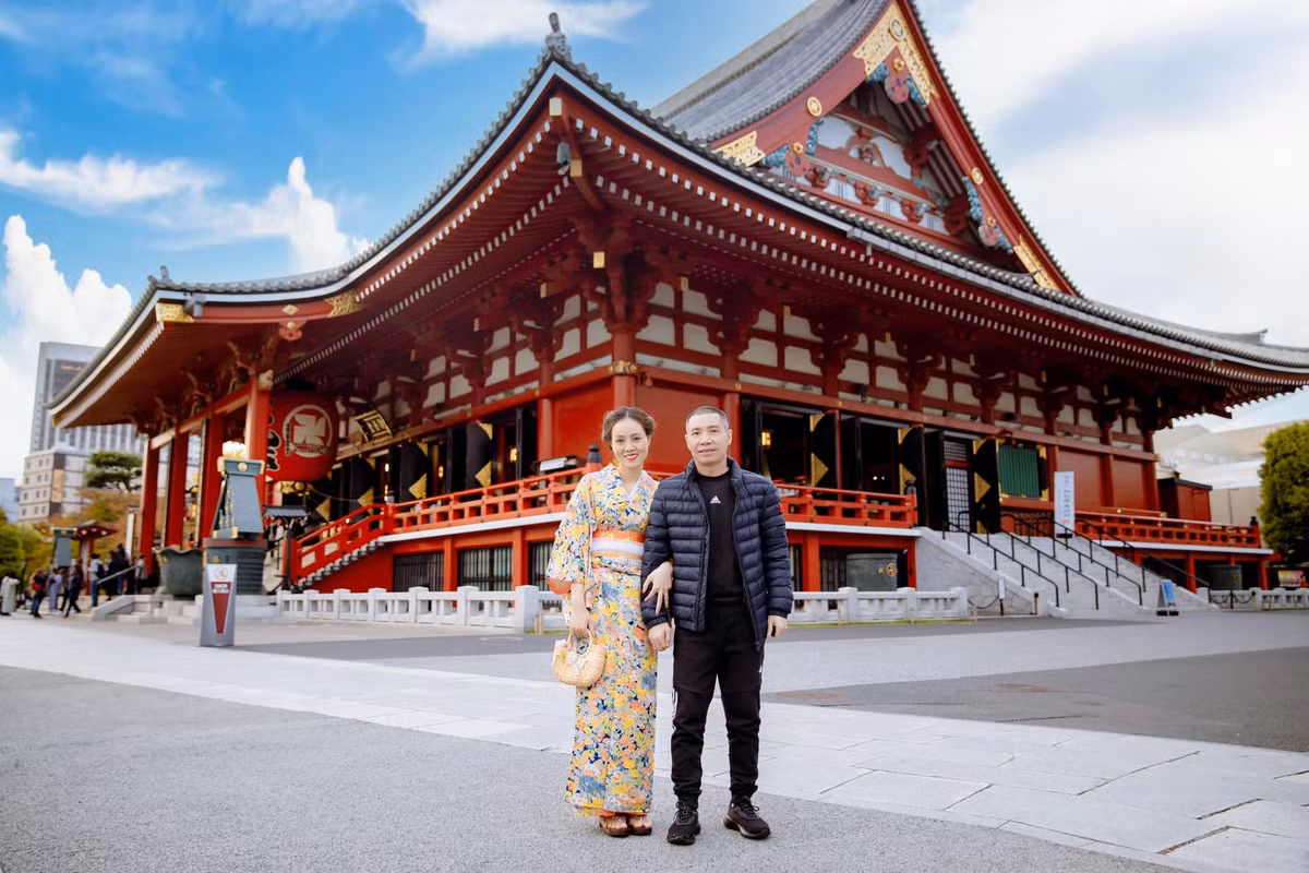 Gần đây, vợ chồng Công Lý vừa có chuyến du lịch kết hợp công việc tại Nhật Bản.