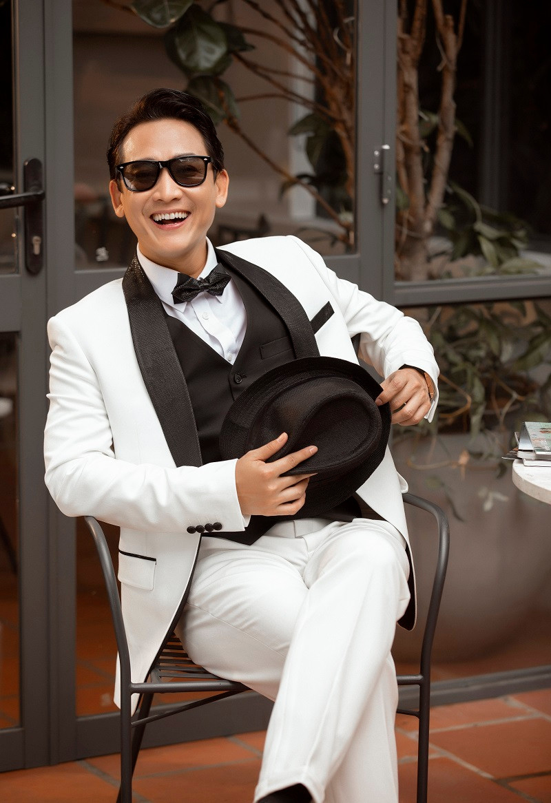 Hai năm nay, Hứa Vĩ Văn tìm lại tình yêu với mỹ thuật.