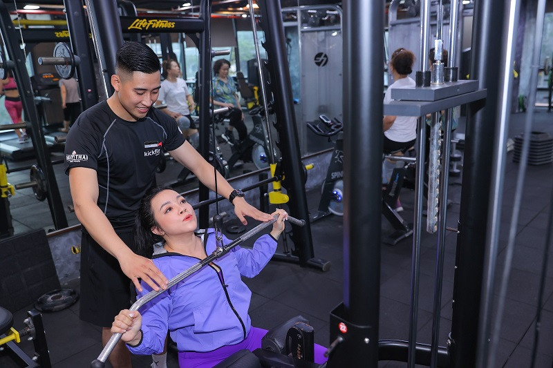 Liveshow của nghệ sĩ Tố Nga do NSND Quang Vinh làm Tổng đạo diễn, dàn nhạc sĩ hàng đầu như Huỳnh Tú, Xuân Thủy, Sơn Thạch, Đỗ Bảo, Cao Xuân Dũng… đảm nhận hòa âm phối khí, nhạc trưởng Đồng Quang Vinh chỉ đạo dàn nhạc.