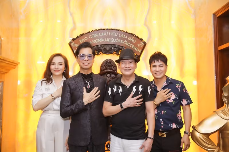 Sau khi chúc mừng sinh nhật người em, Tuấn Vũ tha thiết mong được hợp tác, song ca và quay MV với Ngọc Sơn ca khúc “Thương người nông dân”.