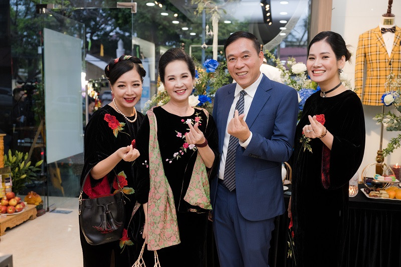 NSƯT Chiều Xuân hội ngộ vợ chồng NSND Lan Hương.