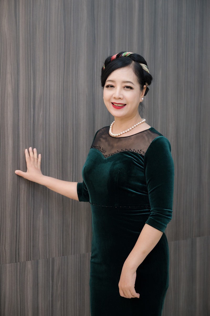 NSƯT Chiều Xuân đẹp mặn mà xuất hiện tại sự kiện.