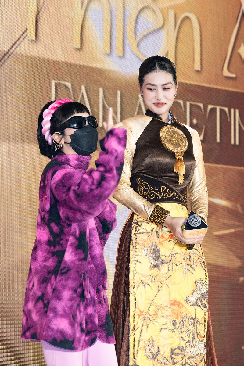 Chương trình còn có sự góp mặt của diễn viên Trang Hý.