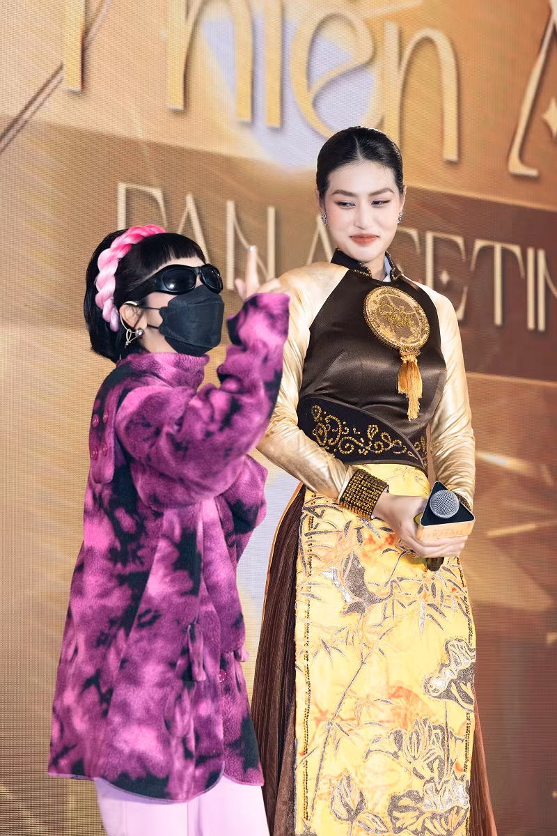 Chương trình còn có sự góp mặt của diễn viên Trang Hý.