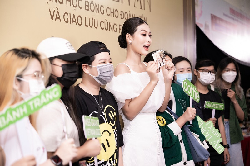 Tại sự kiện, Đoàn Thiên Ân xuất hiện với nhan sắc xinh đẹp, lộng lẫy.