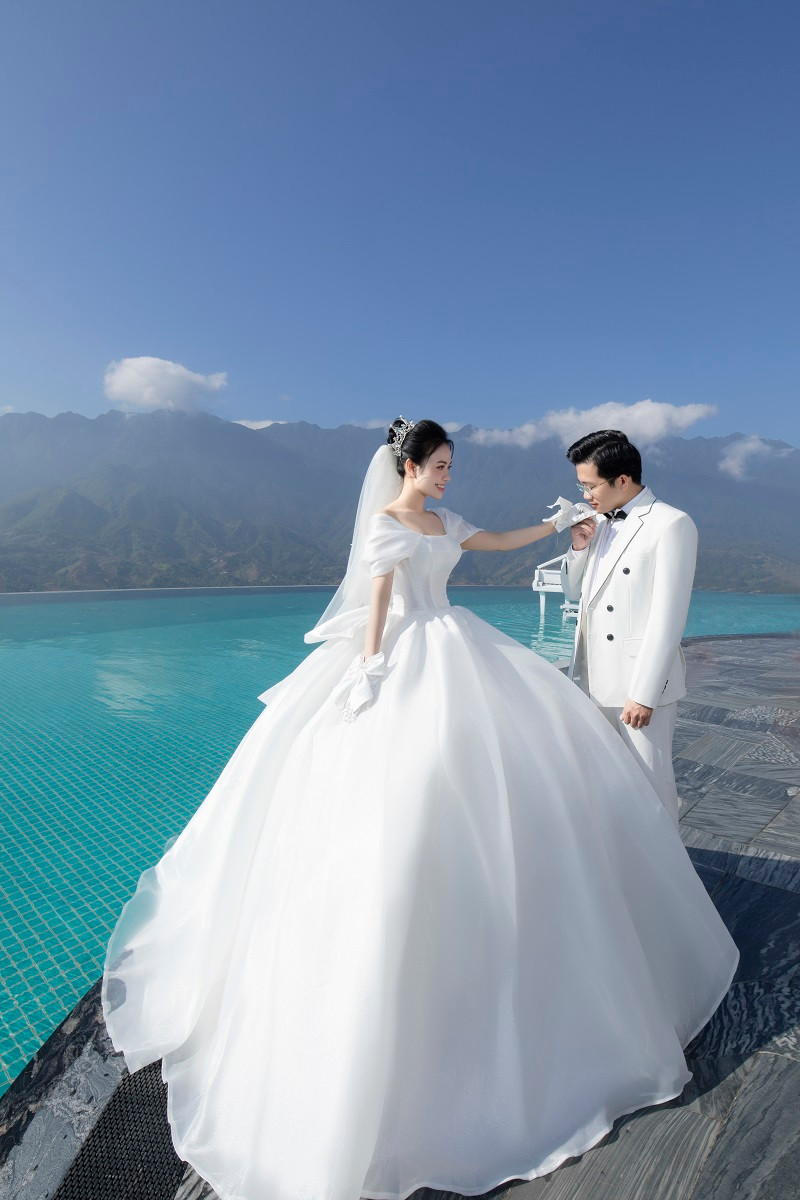 Chuyện tình cảm của Quán quân Sao mai Lương Hải Yến được bạn bè kháo nhau “y như phim ngôn tình”.