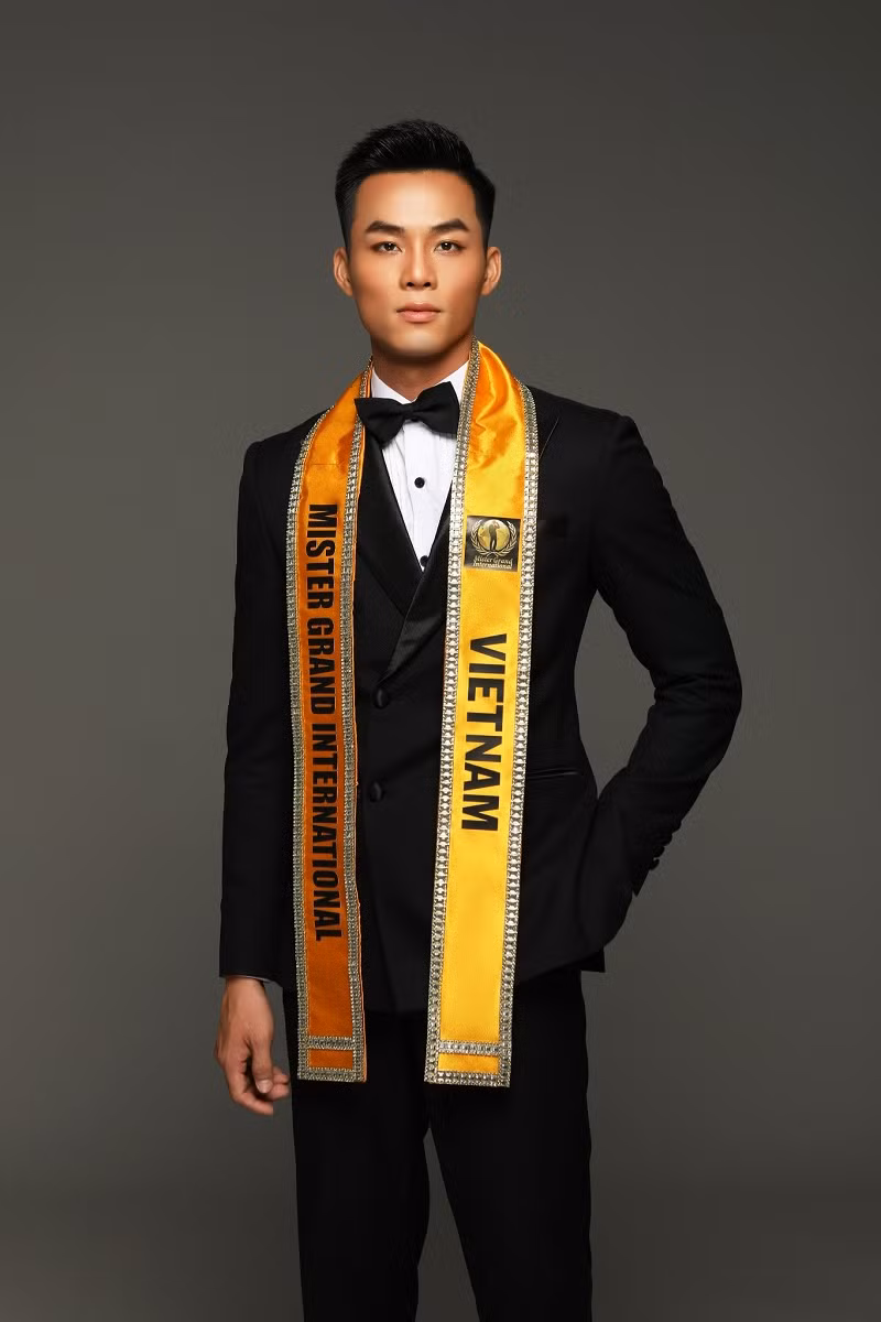 Trong suốt thời gian vừa qua, Nguyễn Vũ Linh đã tập trung luyện tập thể hình và rèn luyện kỹ năng trình diễn cùng các chuyên gia.