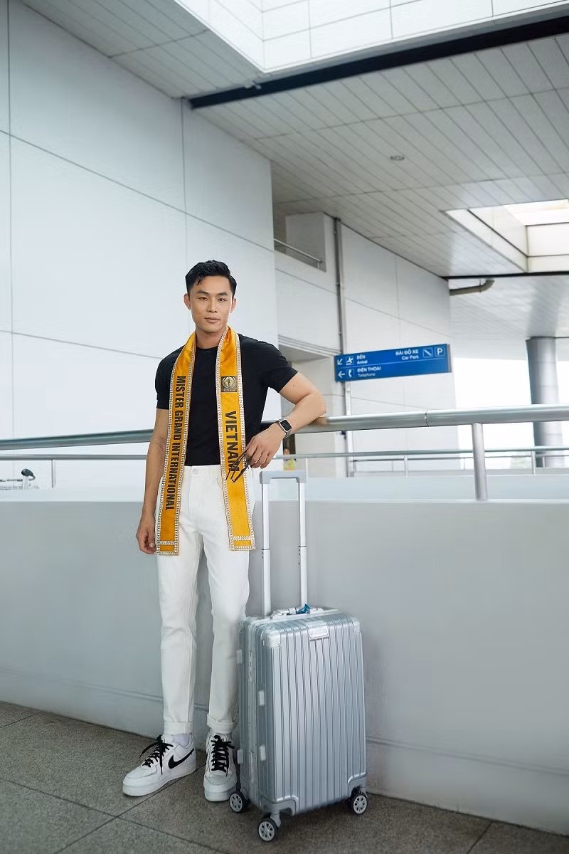 “Vũ Linh cũng nhận được tình cảm, sự ủng hộ của gia đình, bạn bè, đồng nghiệp lẫn khán giả nữa. Tất cả những điều đấy trở thành động lực để Linh cố gắng trong hành trình này. Suốt hai tuần sắp tới, dù có gặp khó khăn thế nào hay hạn chế ra sao, Linh cũng sẽ nỗ lực hết sức mình nhằm giành được thành tích tốt nhất cũng như để lại dấu ấn đẹp ở cuộc thi”, Vũ Linh chia sẻ.