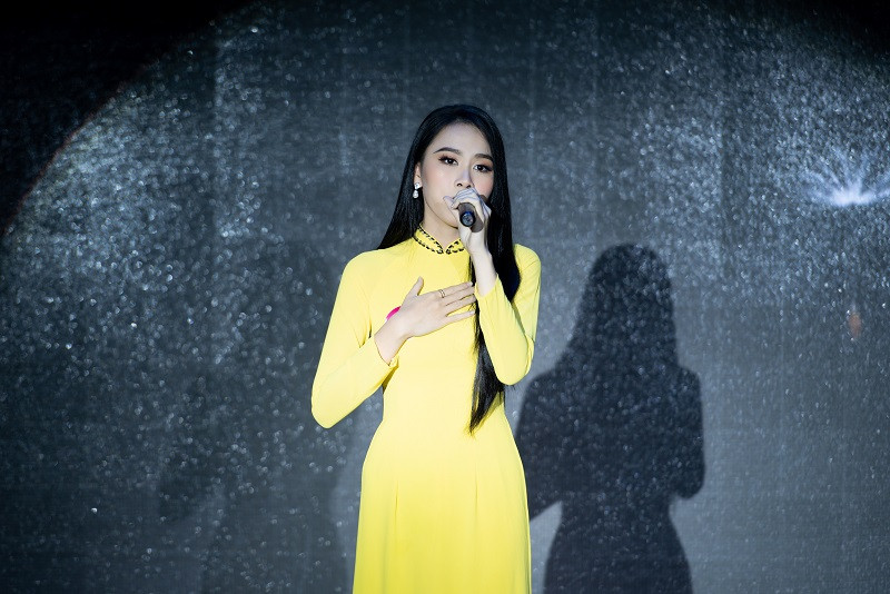 Là thí sinh nhỏ tuổi khi chỉ mới 19, nhưng Ngọc Hằng đã xuất sắc lọt top 5 Người đẹp biển, top 10 Miss World Vietnam 2022.