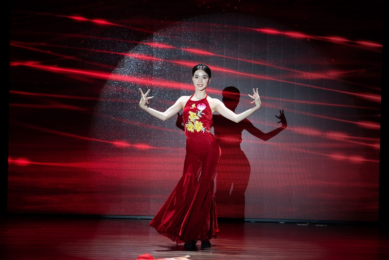 Tại vòng thi vừa qua, các thí sinh đã đem đến những tiết mục đặc sắc đầy mới lạ gồm nhiều tiết mục như hát, múa, thuyết trình, diễn kịch… Mới đây, BTC Hoa hậu Việt Nam 2022 đã công bố danh sách top 3 đề cử Người đẹp tài năng gồm: Trần Gia Hân, Lê Nguyễn Ngọc Hằng, Hoàng Hương Giang.