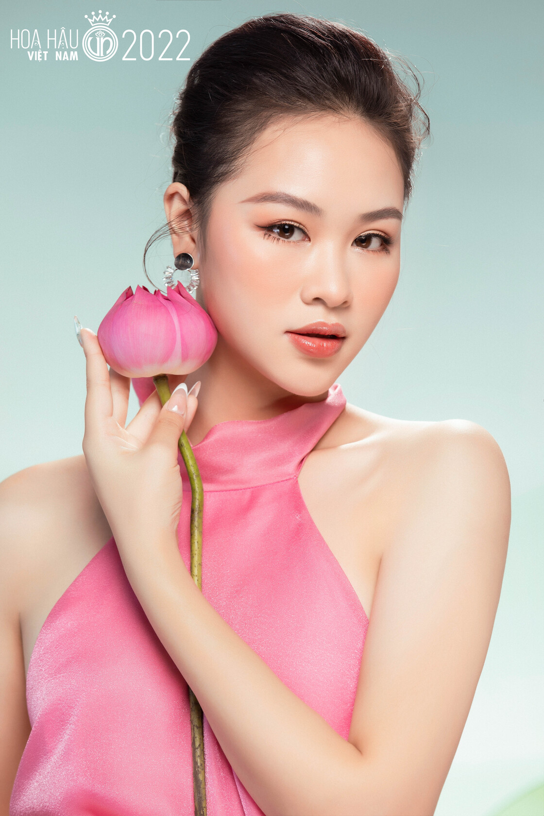 Thí sinh Hoa hậu Việt Nam 2022 đang trong quá trình tập luyện các kỹ năng catwalk, tạo dáng, giải phóng hình thể, phong thái,… để chuẩn bị sẵn sàng cho đêm thi Chung khảo toàn quốc được diễn ra tại Nhà thi đấu Phú Thọ.