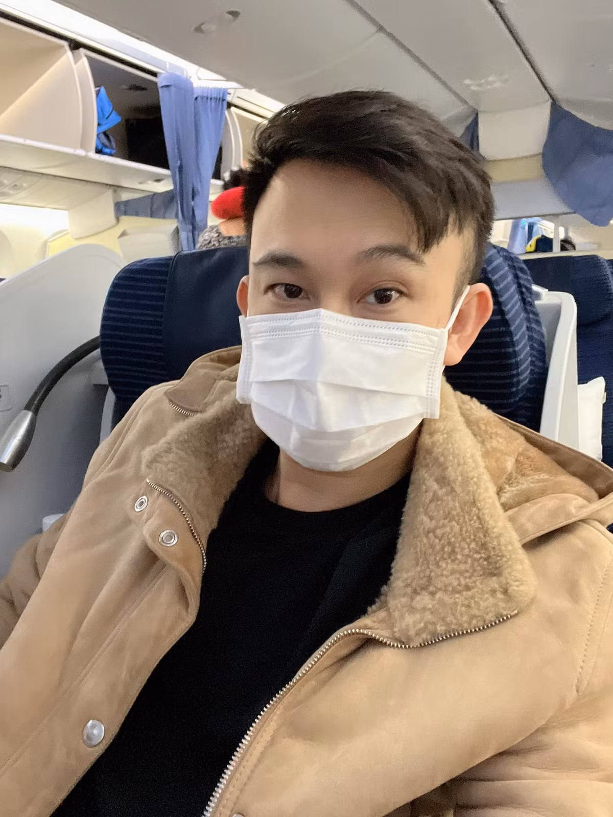 Nam ca sĩ chia sẻ, anh qua Mỹ lưu diễn.