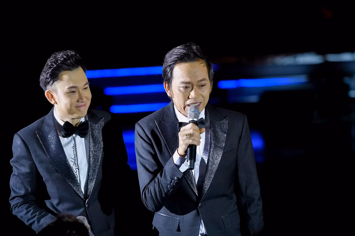 "Những khoảnh khắc không thể nào quên… tụi con nhớ bố, cũng sắp tới ngày sinh nhật của bố rồi…", Dương Triệu Vũ chia sẻ.