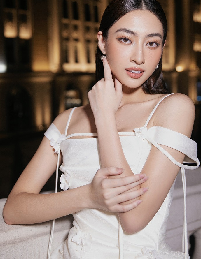 Trong sự kiện trình làng bộ sưu tập mới của thương hiệu thời trang đình đám, nàng hậu đảm nhận vai trò vedette.