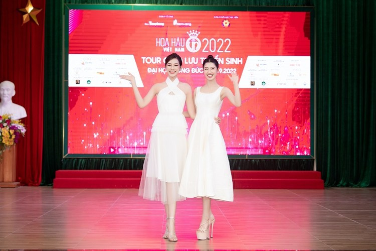 Nha tho Duong Ky Anh: “Thoi toi khong moi ca si cham hoa hau“-Hinh-2