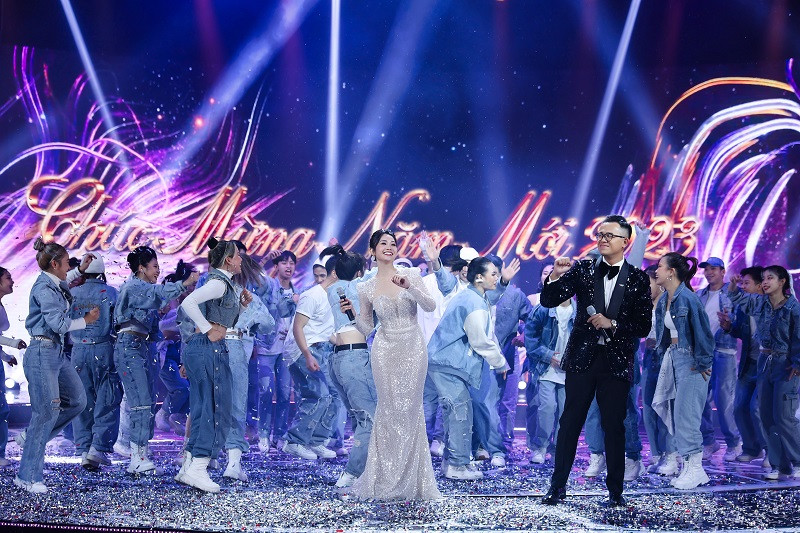 Ngoài ra, hành trình của Countdown 2023 - chương trình đặc biệt đón chào năm mới 2023 với chủ đề “Hành trình của hạnh phúc” còn đưa người xem đến với nhiều vùng đất trên khắp cả nước thông qua các phóng sự được đầu tư kỹ lưỡng về nội dung, mang đến bức tranh toàn cảnh của Việt Nam năm 2022.