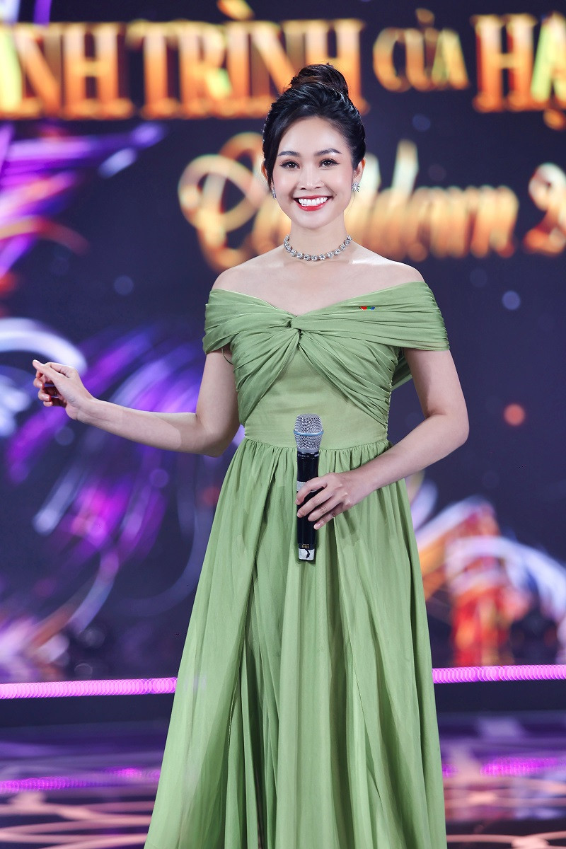 Những câu chuyện của các khách mời hứa hẹn mang đến cho khán giả những cảm xúc lắng đọng trong khoảnh khắc chuyển giao từ năm cũ sang năm mới.