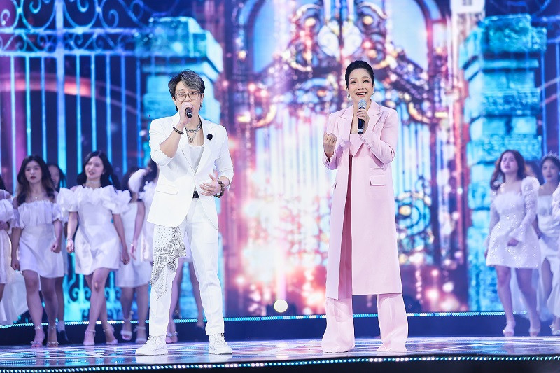 Theo ban tổ chức, dàn nghệ sĩ góp mặt gồm: Diva Mỹ Linh, Đức Tuấn, Trọng Hiếu, Uyên Linh, Lân Nhã, Nguyên Hà, Trung Quân Iol, Đào Tố Loan, Phạm Anh Khoa, ban nhạc Bức Tường, Dalab, FB boiz, Lan Quỳnh (Sao mai 2022), Hồng Hạnh (Sao Mai 2022), Thu Hằng (Sao Mai 2017), Rapper Ram C, Rapper Phúc Minh, Tùng Dương, Văn Mai Hương, Bùi Lan Hương, Ngọc Mai, Hoàng Tôn, Vũ Thảo My, Minh Ngọc, Nhóm Oplus.