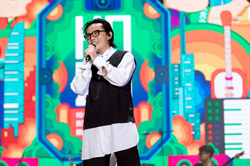 Loạt ảnh tóc dài lãng tử, bảnh bao của Mars Anh Tú Loat anh toc dai lang tu, banh bao cua Mars Anh Tu