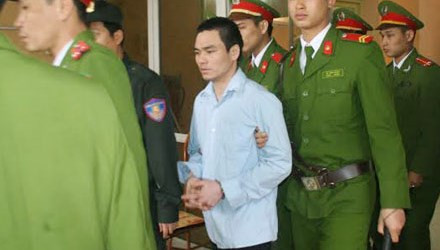 Vu ong Chan tu oan: Phien xu Ly Nguyen Chung tam dung