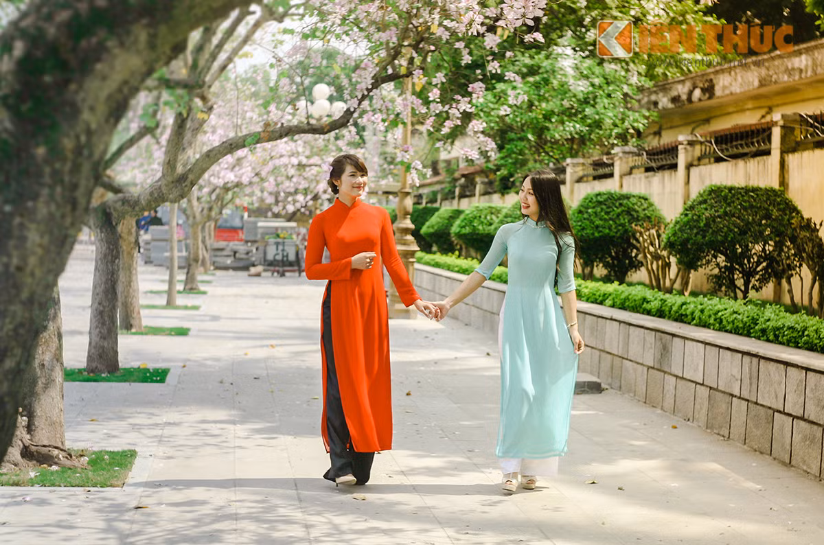 Gioi tre Ha thanh me dam hoa ban, hoa sua dua no-Hinh-8