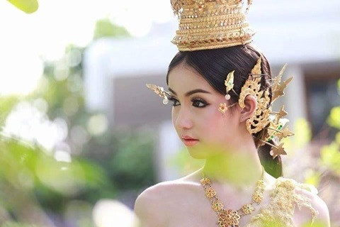 Ngắm nhìn Yoshi Chayada xinh đẹp, quyến rũ trong mái tóc dài...