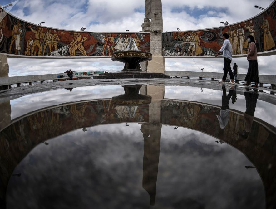 Đài tưởng niệm Zaisan là một di tích ở phía Nam Thủ đô Ulaanbaatar của Mông Cổ nhằm tôn vinh những người lính Mông Cổ và Liên Xô đã thiệt mạng trong Chiến tranh thế giới thứ II