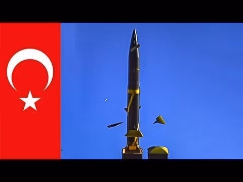 Trong một số trường hợp, tên lửa đạn đạo chiến thuật KHAN có thể sử dụng như một sự thay thế cho vụ không kích bằng bom chính xác. Tên lửa KHAN được dẫn hướng đến mục tiêu kết hợp giữa quán tính và GPS, bán kích lệch mục tiêu dưới 20m.