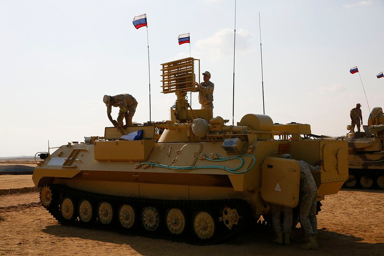 Đặc biệt hơn, Ai Cập cùng với Venezuela là hai khách hàng duy nhất có trong biên chế tổ hợp tên lửa phòng không tầm xa S-300VM Antey-2500 tính năng kỹ chiến thuật không thua kém S-400 Triumf, có thể gây ra đe dọa nghiêm trọng cho máy bay Nga.