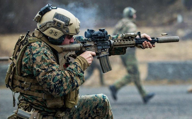 Tiểu đoàn 2, đơn vị Thủy quân Lục chiến số 5: đóng quân tại căn cứ Camp Pendleton, California với quân số khoảng 800 binh sĩ và thủy thủ. Lần đầu tiên tham chiến là tại Chiến tranh Thế giới thứ 1 với phương châm hoạt động là “Retreat Hell”.