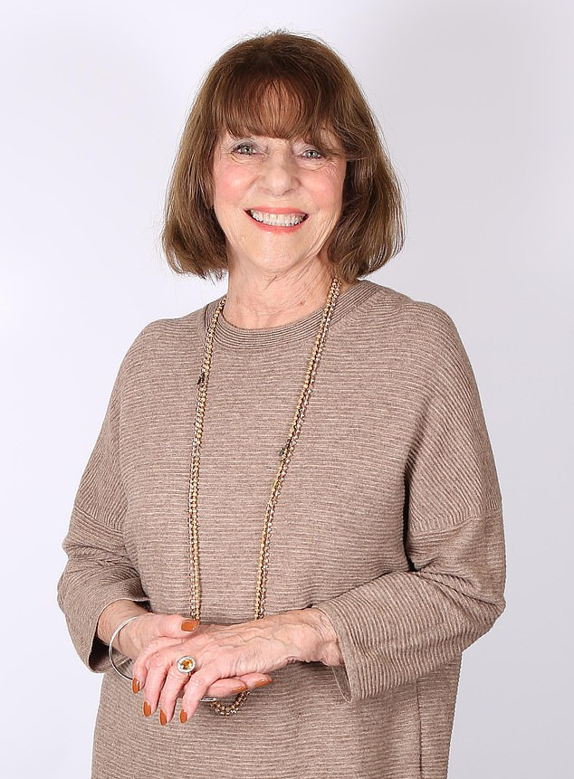 93 tuoi luon nghi minh 25, bi quyet cua cu ong song bat chap thoi gian-Hinh-5