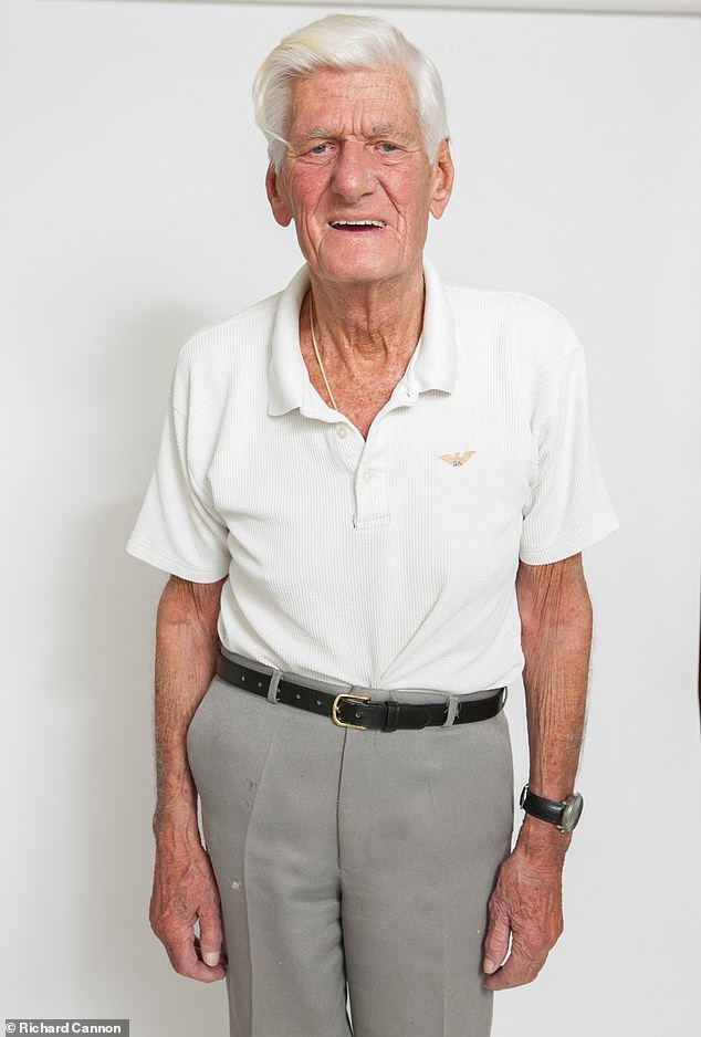 93 tuoi luon nghi minh 25, bi quyet cua cu ong song bat chap thoi gian-Hinh-7