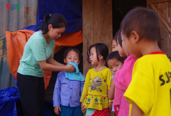 ...chăm lo từng miếng ăn, giấc ngủ của học sinh