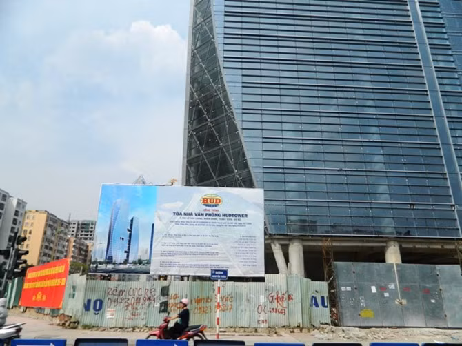 Cao ốc nghìn tỷ HUD Tower được thiết kế độc đáo theo hình dáng của 2 cánh buồm.