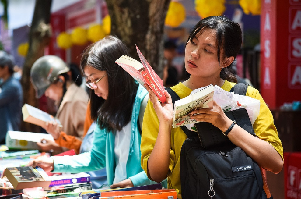Kéo dài trong gần một tháng (từ ngày 17/4 đến hết ngày 15/5) với 5 sàn là: Sàn thông tin chung, Sàn sách in, Sàn sách điện tử, Sàn giao dịch bản quyền sách, Sàn sự kiện, nhằm mang lại trải nghiệm thú vị, hỗ trợ độc giả mua sách tốt nhất, ban tổ chức Hội sách đặt mục tiêu hội sách sẽ thu hút tối thiểu 10 triệu truy cập. 