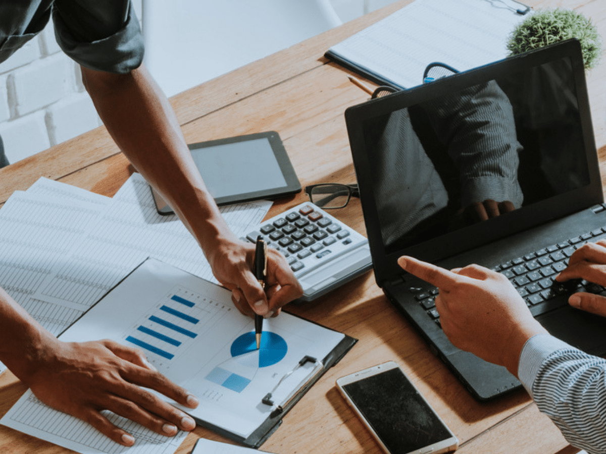 Khi sử dụng câu nói này, cấp trên sẽ biết thời gian bạn cần trao đổi là bao lâu, từ đó chuẩn bị được tâm thế sẵn sàng tiếp nhận thông tin mà bạn sắp báo cáo. Về phần mình, cần chuẩn bị thật kỹ lưỡng nội dung sẽ báo cáo hoặc thảo luận với cấp trên. Tuyệt đối tuân thủ nguyên tắc không làm tốn thời gian của đối phương.