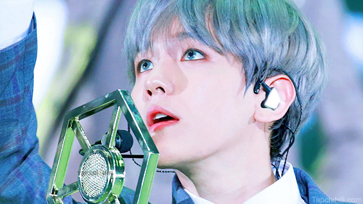 Ngoài ra, không nên đeo tai nghe quá 2 tiếng/ngày. Nếu nghe càng to thời gian nghe phải giảm xuống mức tương ứng. Bạn cũng không nên đeo khi đang ngủ bởi dễ ngủ quên và không tháo tai nghe ra. 